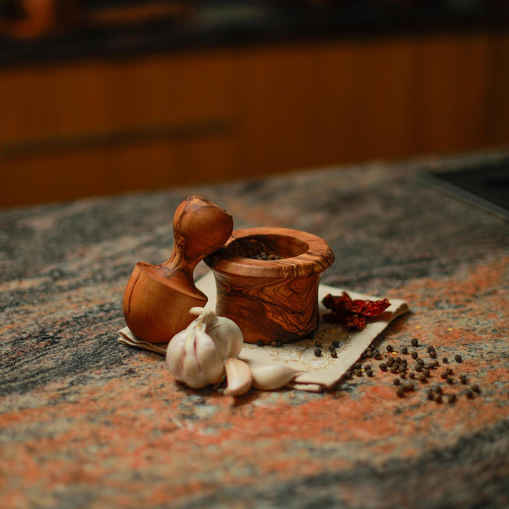 Traditional Mediterranean Olive Wood Mortar and Pestle – Herb & Garlic Crusher – Handmade Kitchen Tool – Rustic Spice Grinder