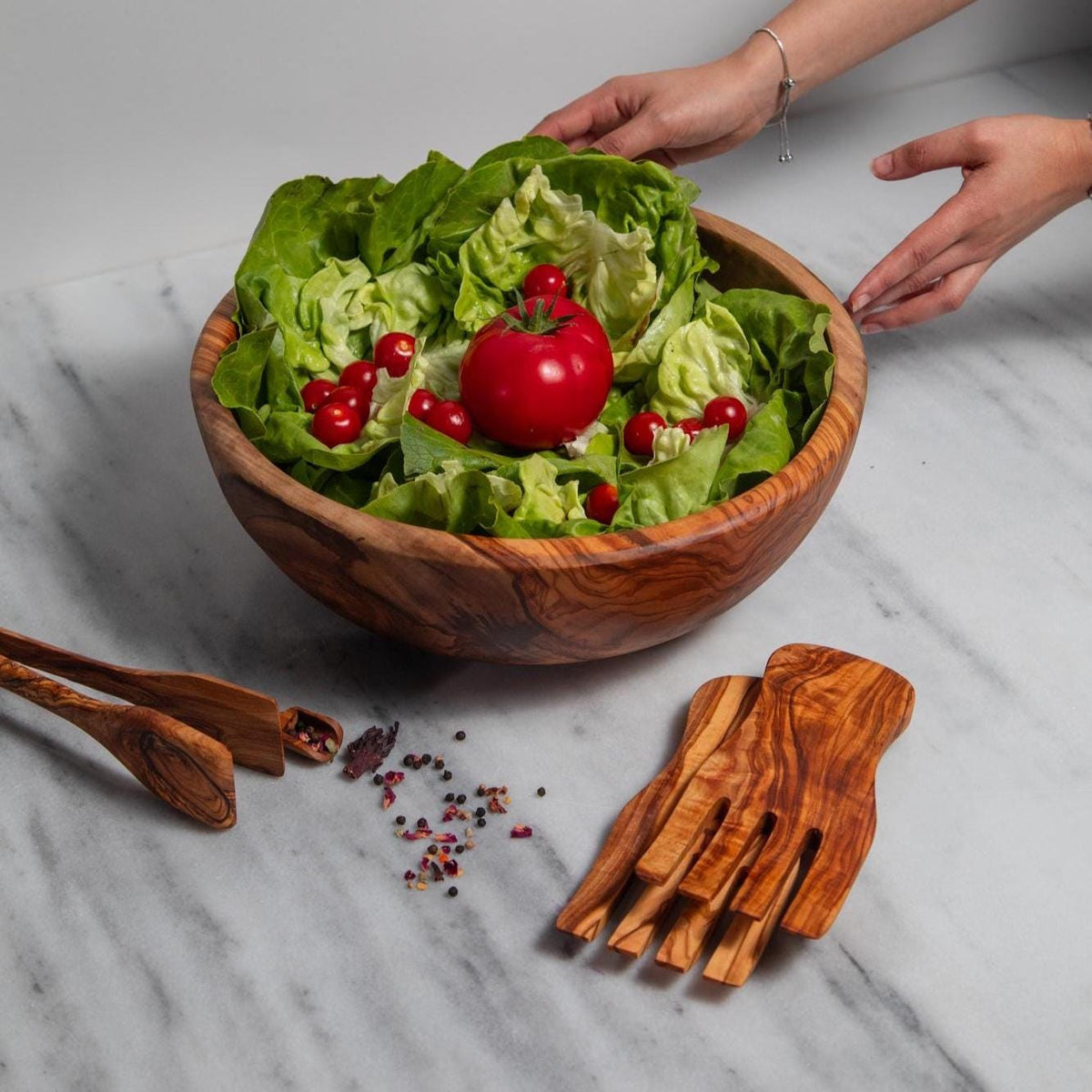 Handmade Olive Wood Bowl – Polished Natural Bowl – Woodcraft – Salad Snack Dish – Eco-Friendly Kitchen Decor – Gift for Foodies