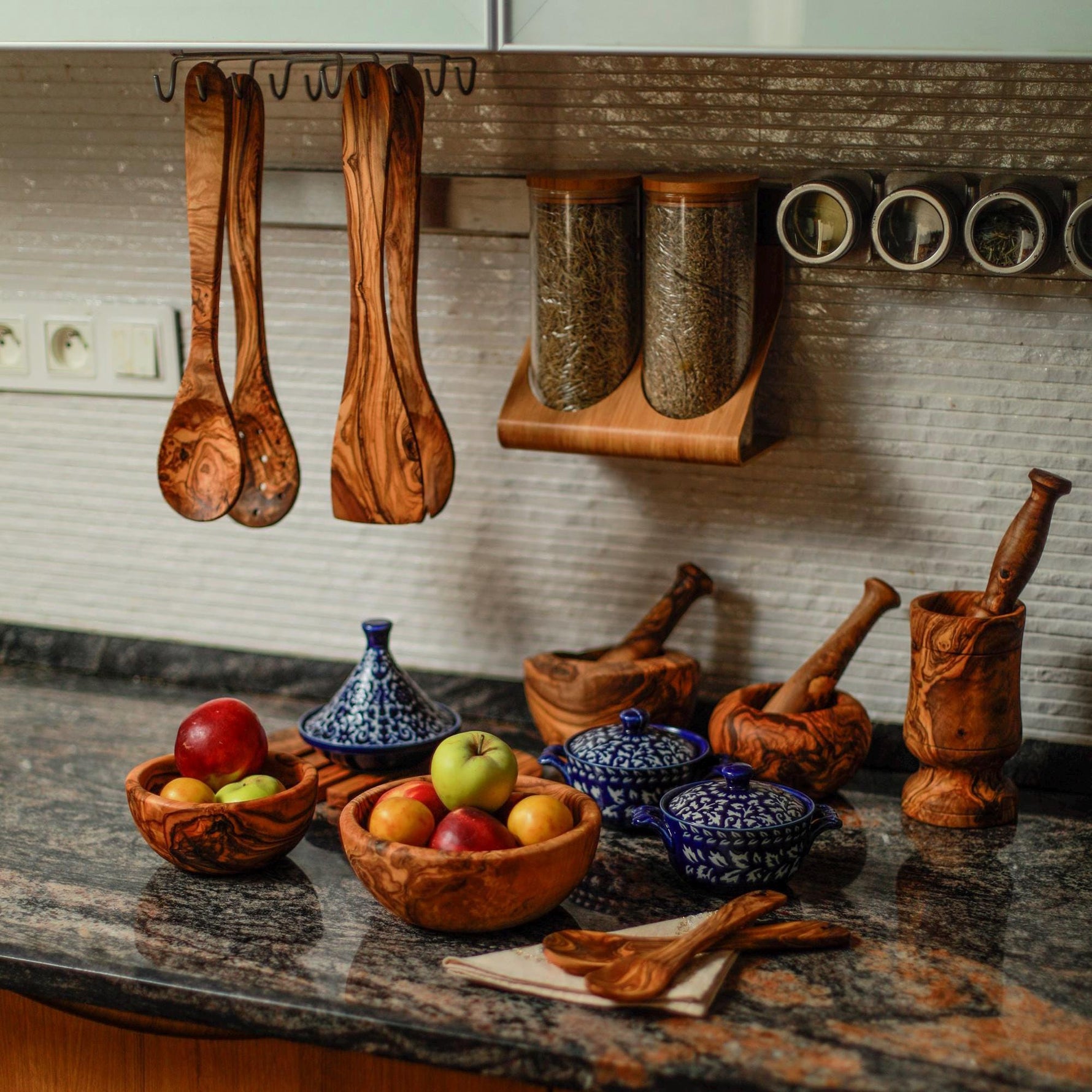 Olive Wood Utensil Set with Holder – Essential Kitchen Tools, Unique and Eco-Friendly Gift