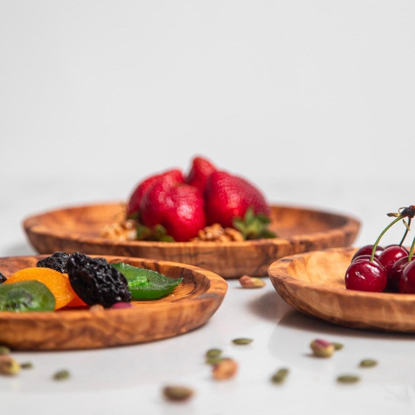 Handcrafted Olive Wood Plate Set: Rustic Snack & Dessert Serving Trays