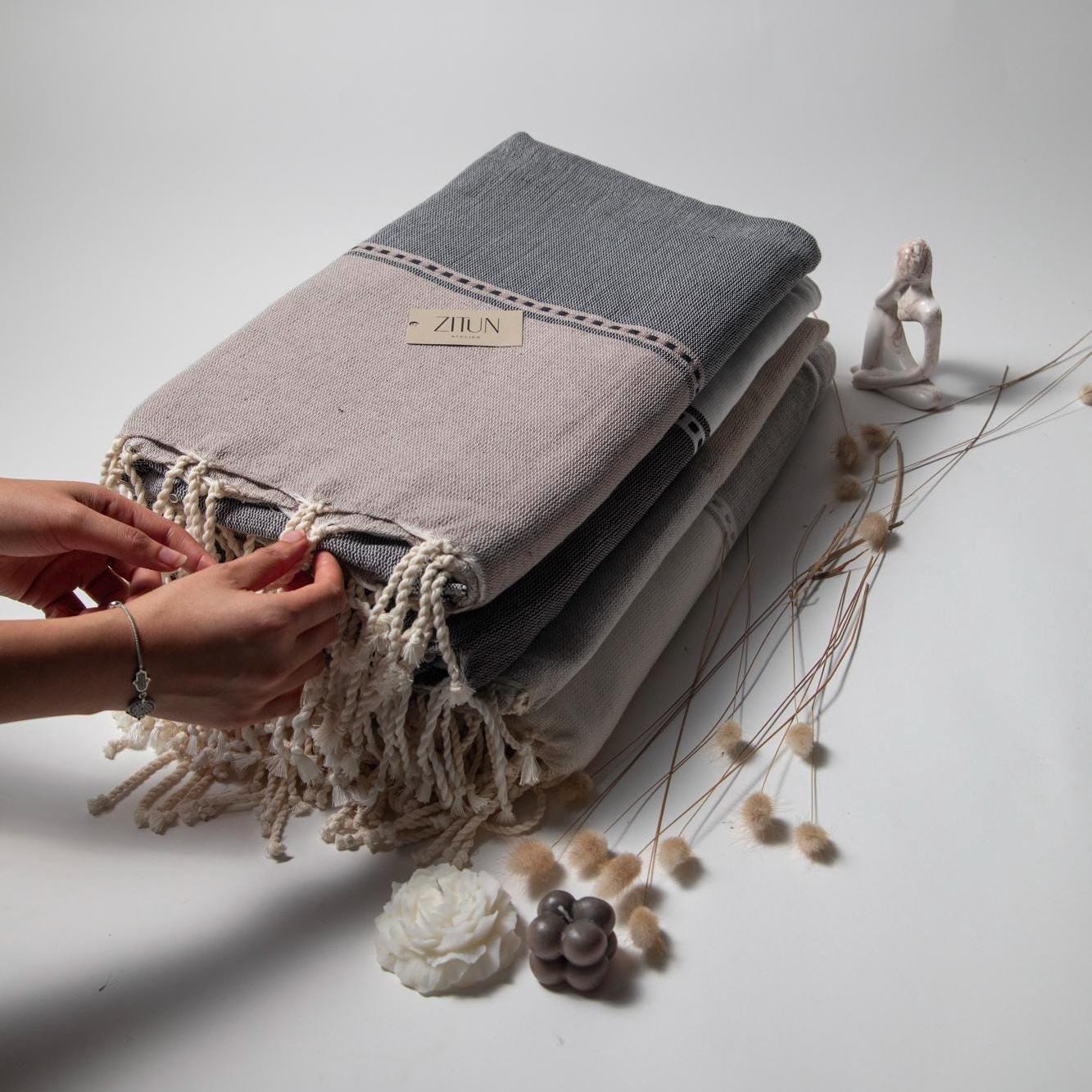 Handwoven Cotton Towel – Artisan Weave for Bath and Home
