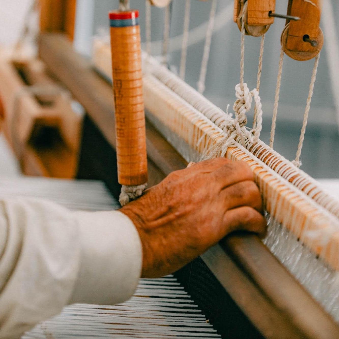 Handwoven Cotton Towel – Artisan Weave for Bath and Home