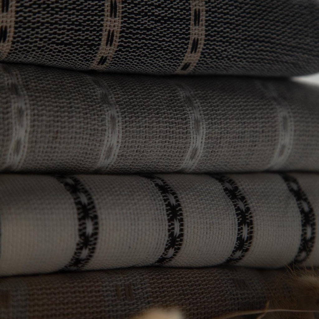 Handwoven Cotton Towel – Artisan Weave for Bath and Home