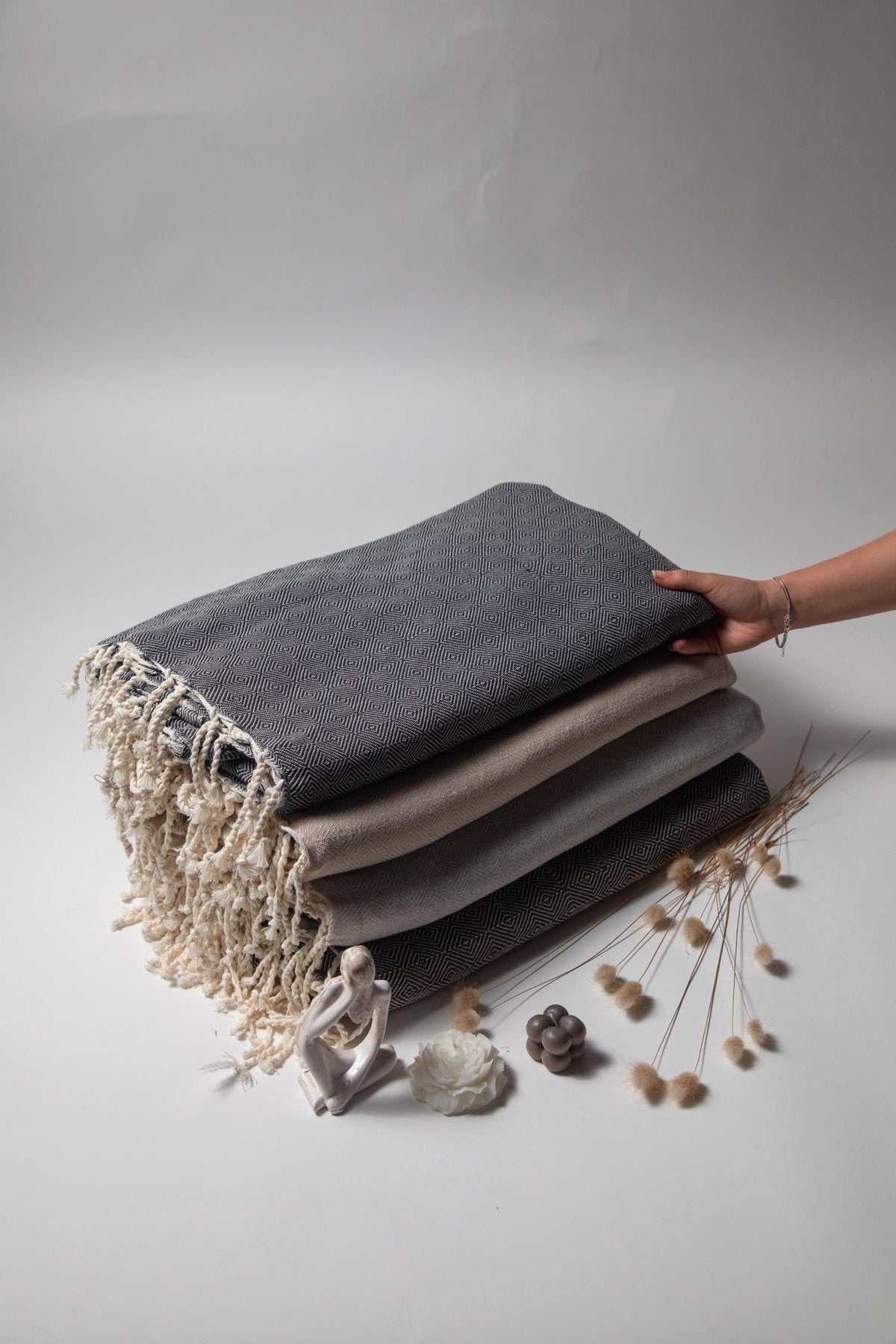 Handwoven Linen Throw: Natural Flax, Rustic Tunisian Decor