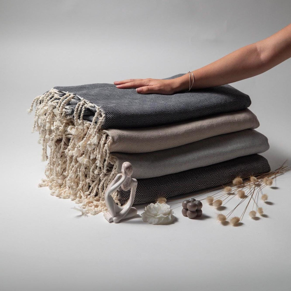 Handwoven Linen Throw: Natural Flax, Rustic Tunisian Decor