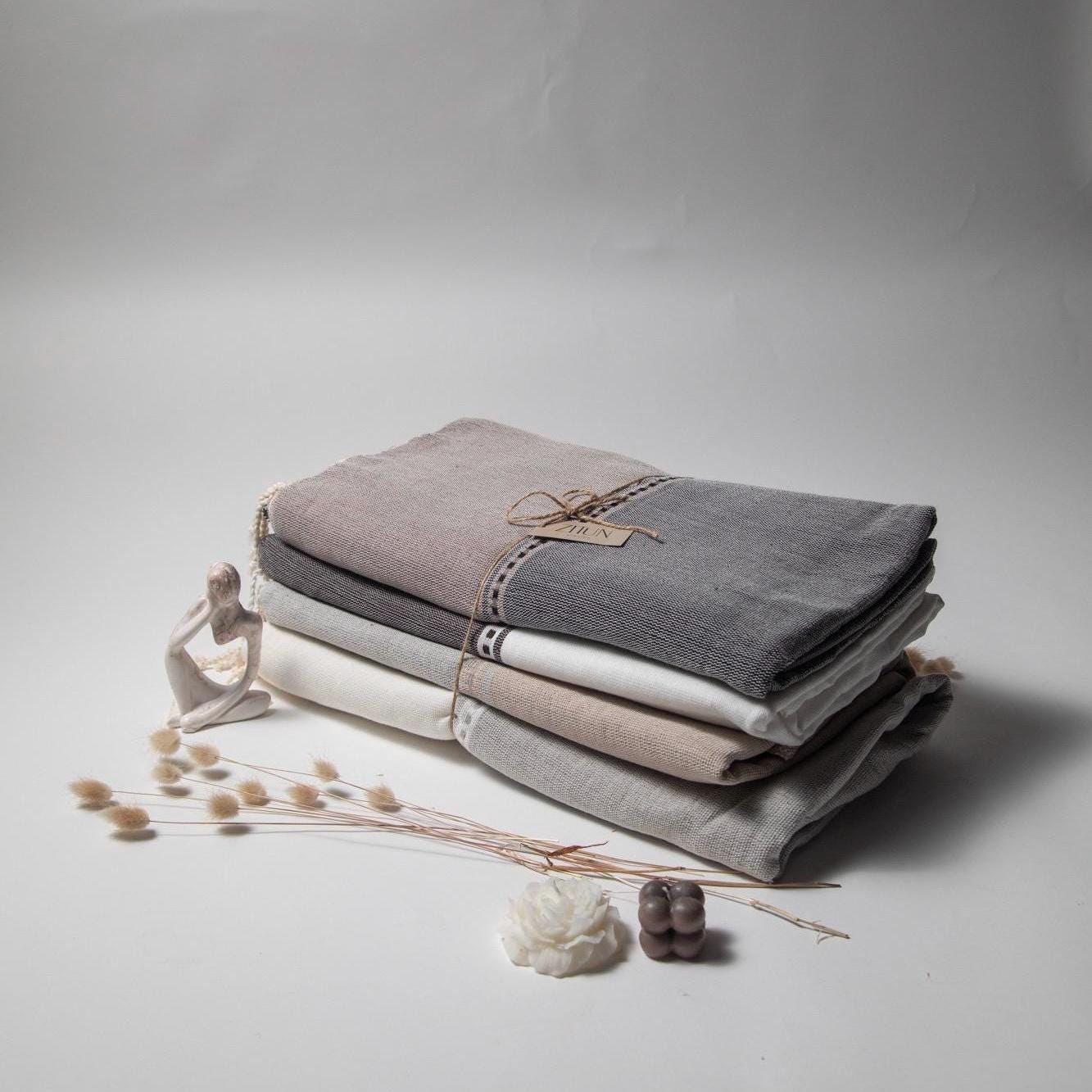 Handwoven Linen Throw: Natural Flax, Rustic Tunisian Decor