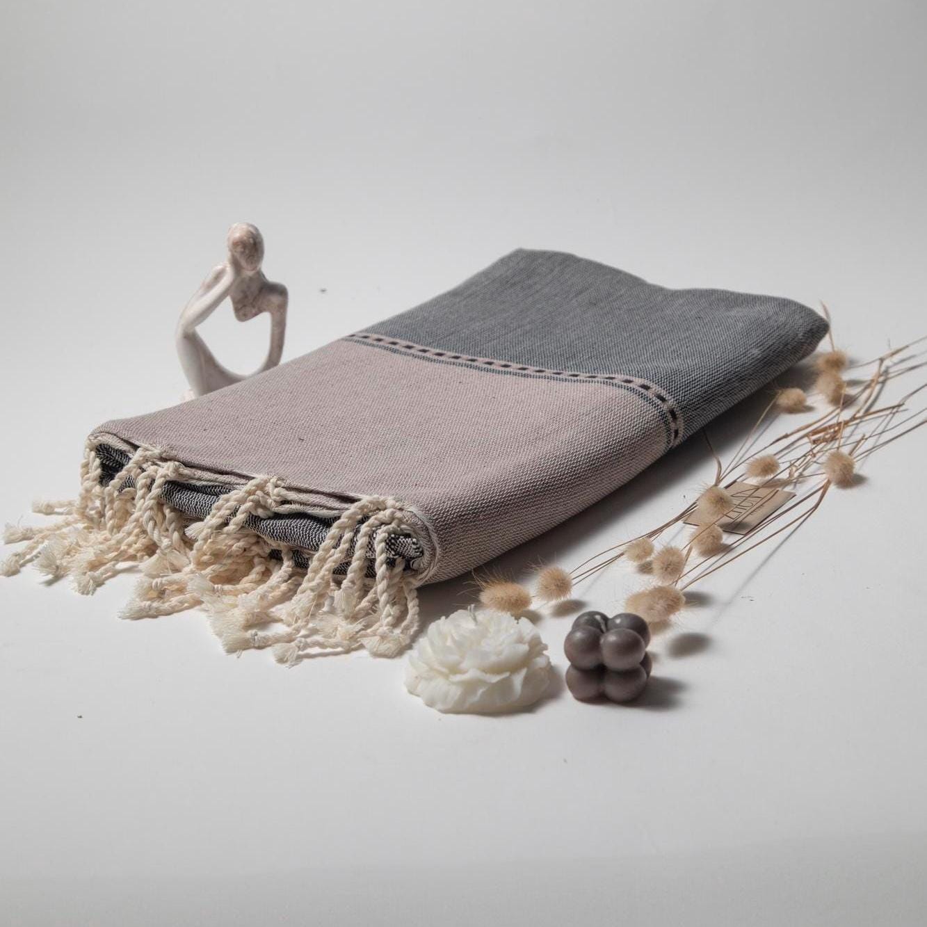 Handwoven Cotton Towel – Artisan Weave for Bath and Home