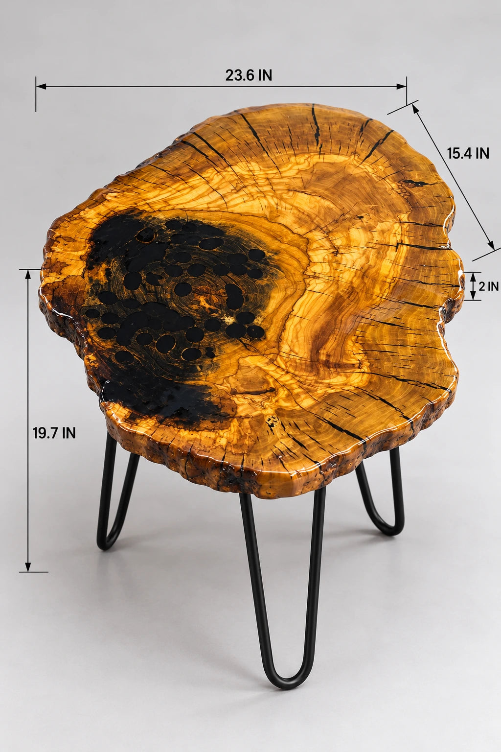 AI-styled view of Zitun Atelier table 056, an olive wood resin side table with black resin, on a light background with measurement annotations.